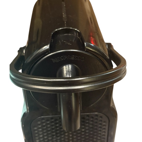 Delonghi Inissia Nespresso Black EN80B ***FOR PARTS ONLY* - Picture 6 of 9